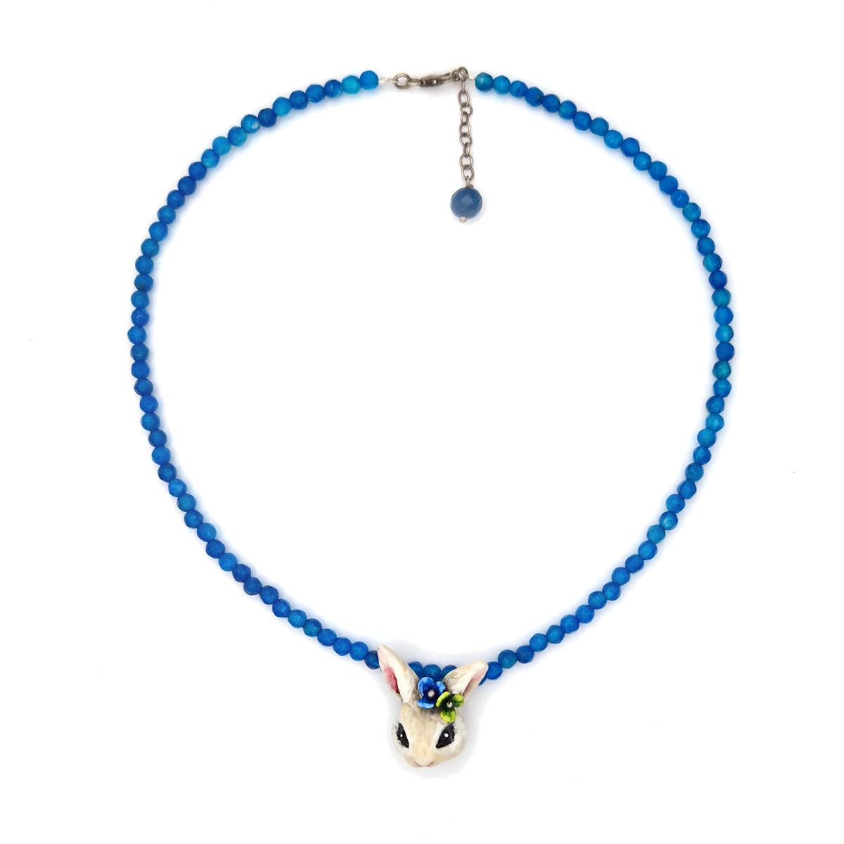 Collana azzurra e coniglietta bianca con fiorellini - immagine 3